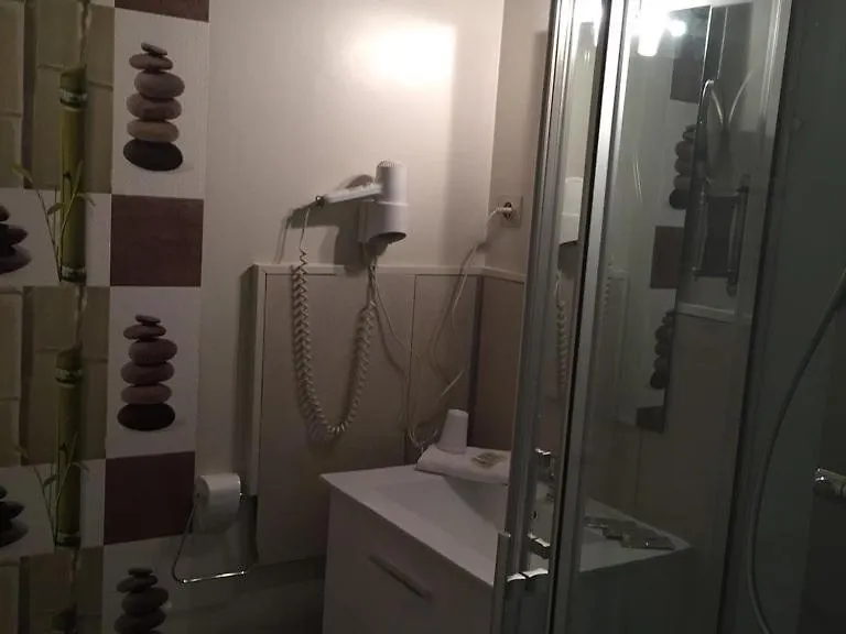 Hotel Ariane Vichy Francia